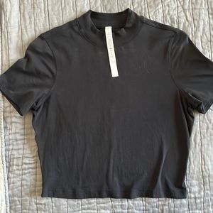 Lulu mock neck crop top